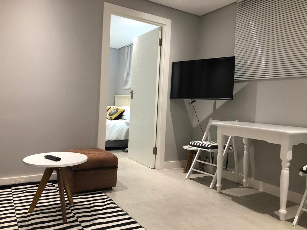 Ferienwohnung Private Bachelor Pad In Sea Point Kapstadt Exterior foto
